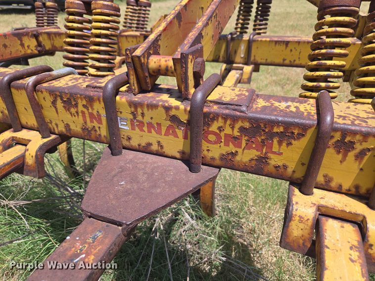 image for item EW8570 International field cultivator