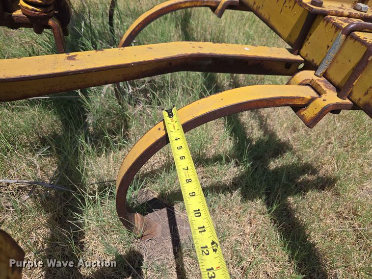 image for item EW8570 International field cultivator