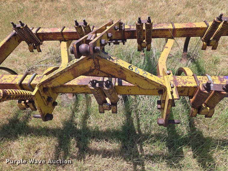 image for item EW8570 International field cultivator