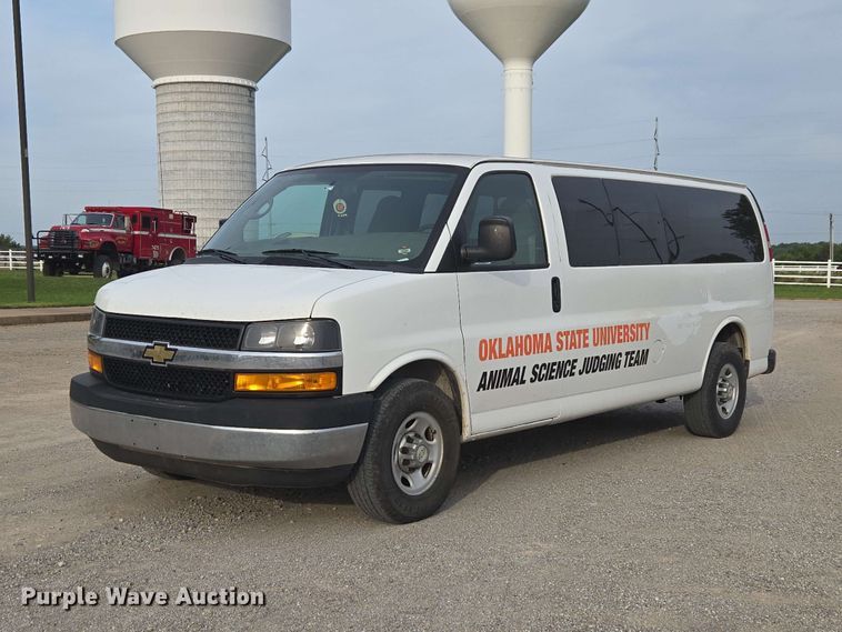 2014 Chevrolet Express 3500 van