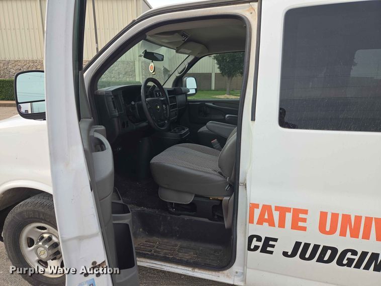image for item EW8574 2014 Chevrolet  Express 3500 van