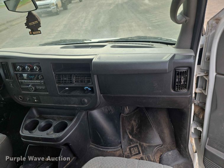 image for item EW8574 2014 Chevrolet  Express 3500 van