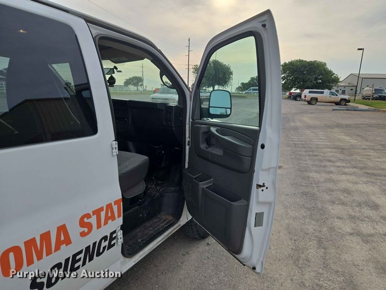 image for item EW8574 2014 Chevrolet  Express 3500 van