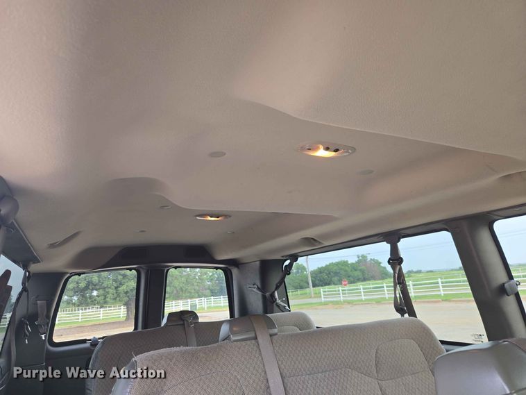 image for item EW8574 2014 Chevrolet  Express 3500 van