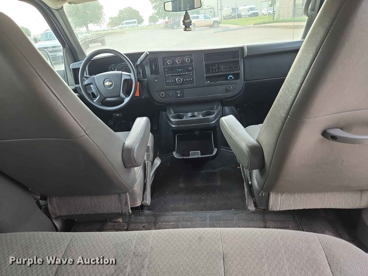 image for item EW8574 2014 Chevrolet  Express 3500 van