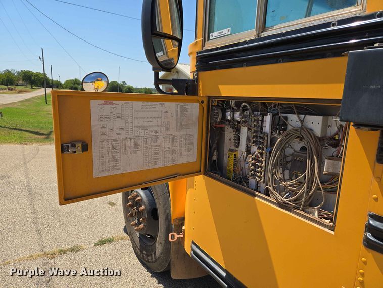 image for item EW8582 2006 Blue Bird BB Conventional school bus