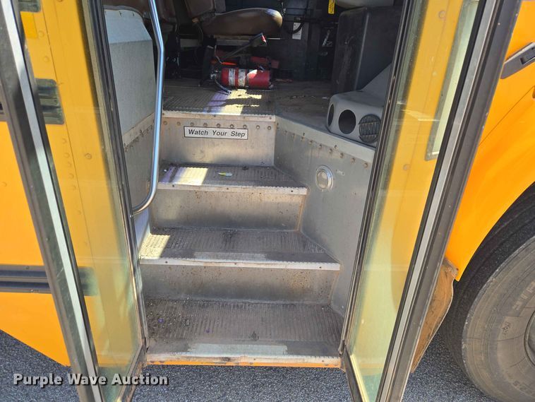 image for item EW8582 2006 Blue Bird BB Conventional school bus
