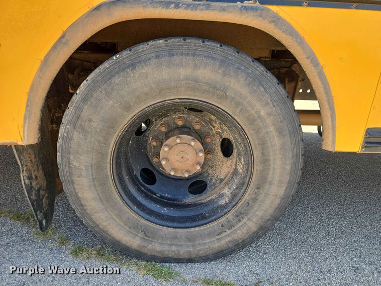image for item EW8582 2006 Blue Bird BB Conventional school bus
