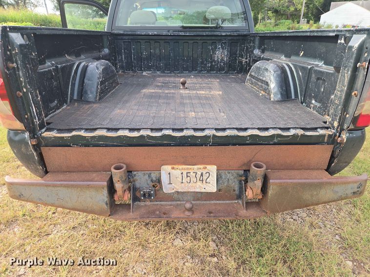 image for item EW8585 2006 Chevrolet  Silverado 2500HD Ext. Cab pickup truck