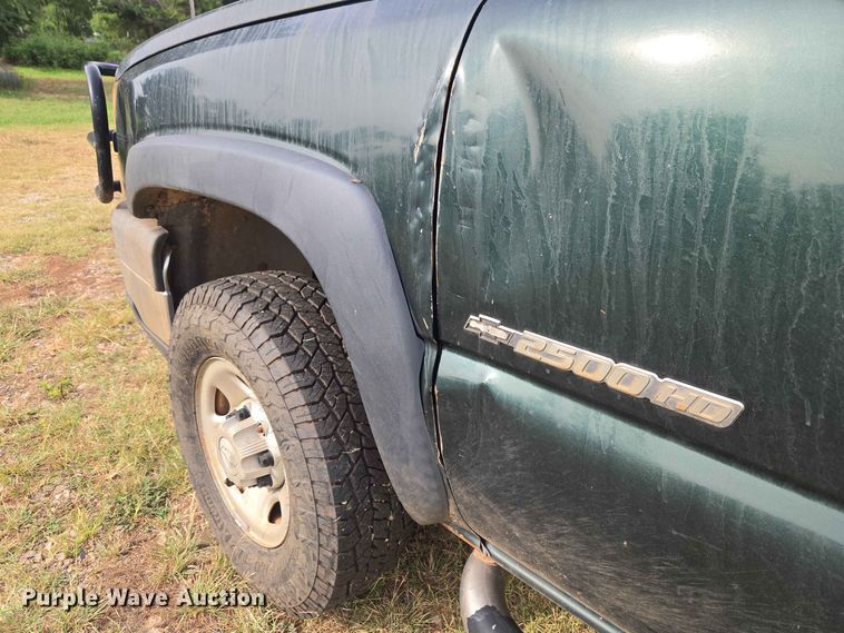 image for item EW8585 2006 Chevrolet  Silverado 2500HD Ext. Cab pickup truck