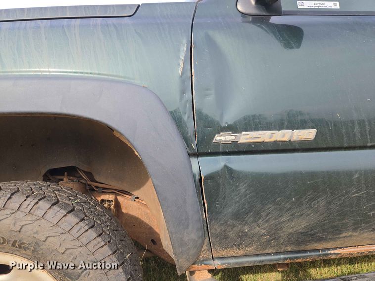 image for item EW8585 2006 Chevrolet  Silverado 2500HD Ext. Cab pickup truck