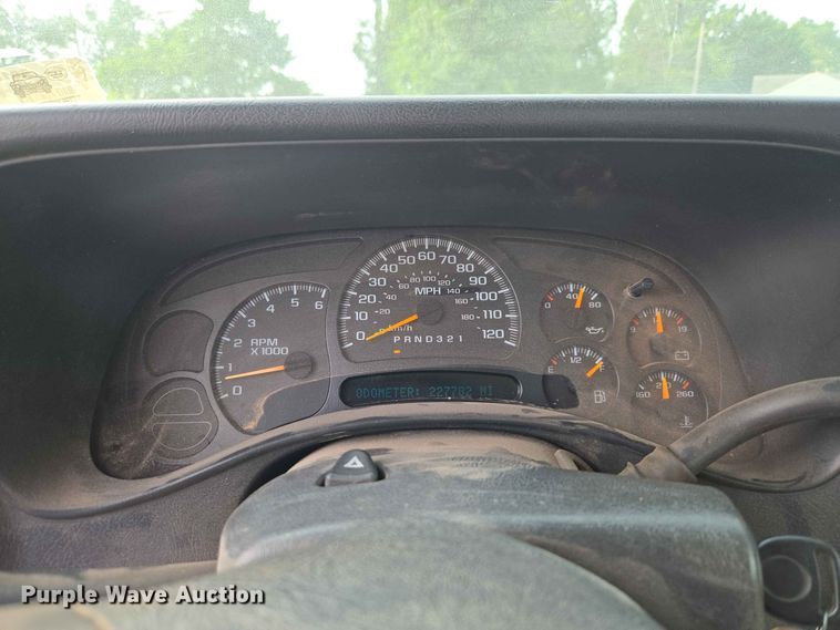 image for item EW8585 2006 Chevrolet  Silverado 2500HD Ext. Cab pickup truck