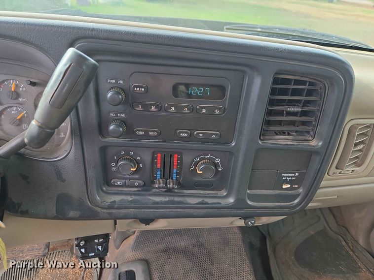 image for item EW8585 2006 Chevrolet  Silverado 2500HD Ext. Cab pickup truck