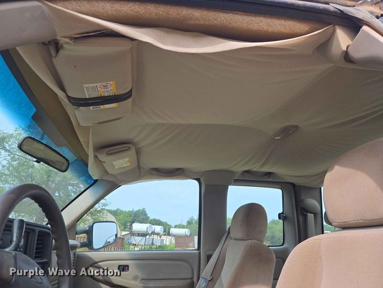 image for item EW8585 2006 Chevrolet  Silverado 2500HD Ext. Cab pickup truck