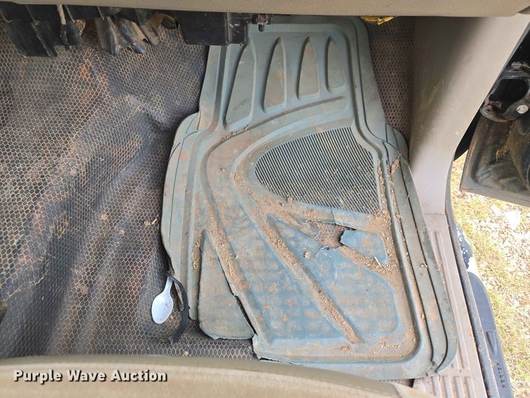 image for item EW8585 2006 Chevrolet  Silverado 2500HD Ext. Cab pickup truck