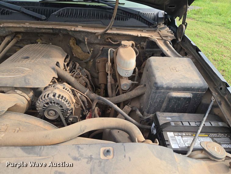 image for item EW8585 2006 Chevrolet  Silverado 2500HD Ext. Cab pickup truck