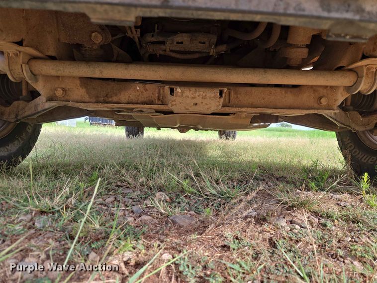image for item EW8585 2006 Chevrolet  Silverado 2500HD Ext. Cab pickup truck