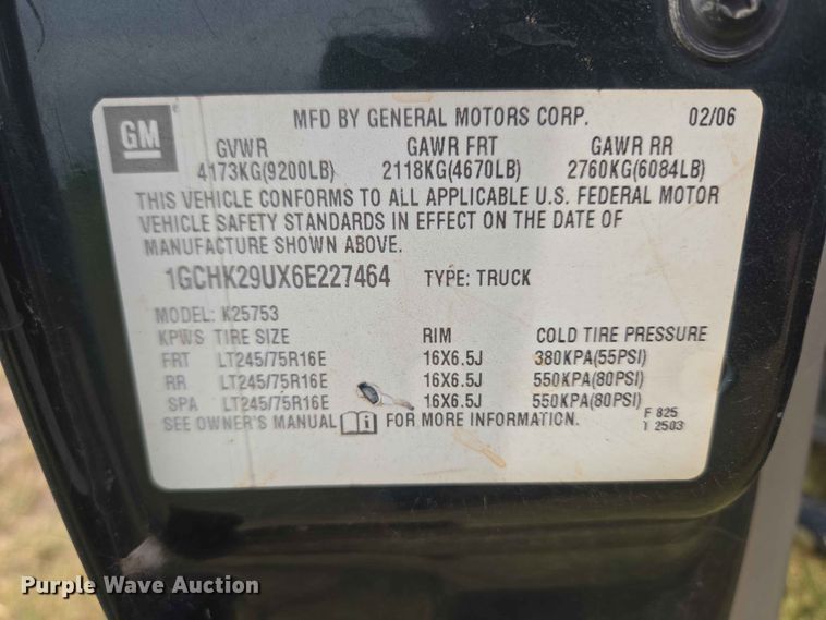 image for item EW8585 2006 Chevrolet  Silverado 2500HD Ext. Cab pickup truck