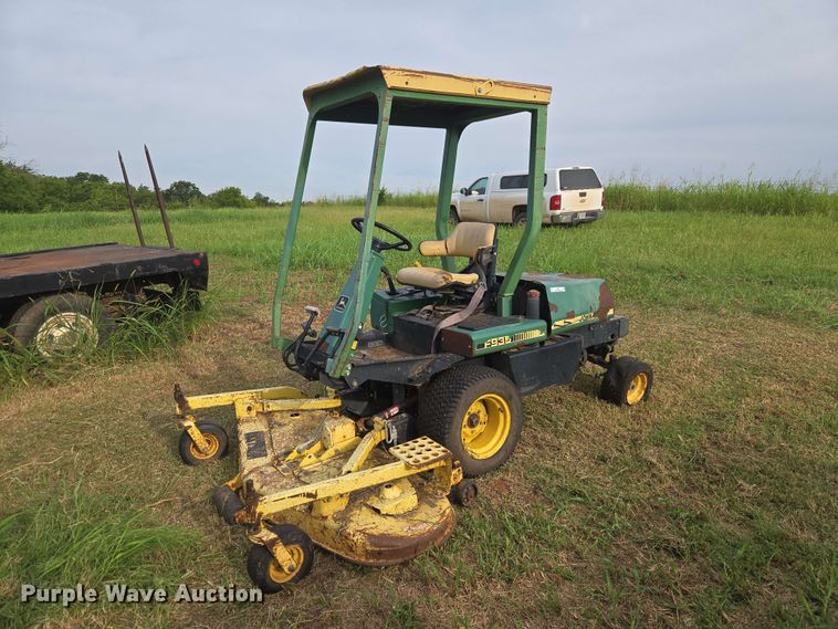 John Deere F935 lawn mower