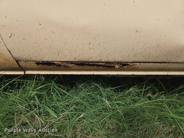 image for item EW8587 1987 Chevrolet Custom 20 bale bed pickup truck