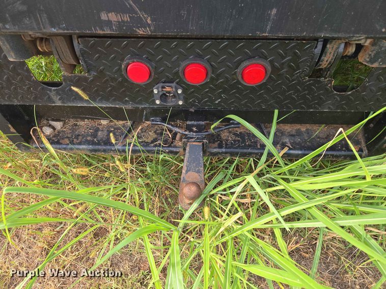 image for item EW8587 1987 Chevrolet Custom 20 bale bed pickup truck