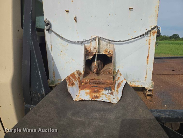image for item EW8587 1987 Chevrolet Custom 20 bale bed pickup truck