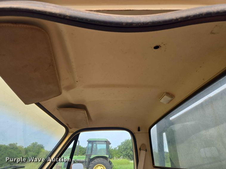 image for item EW8587 1987 Chevrolet Custom 20 bale bed pickup truck