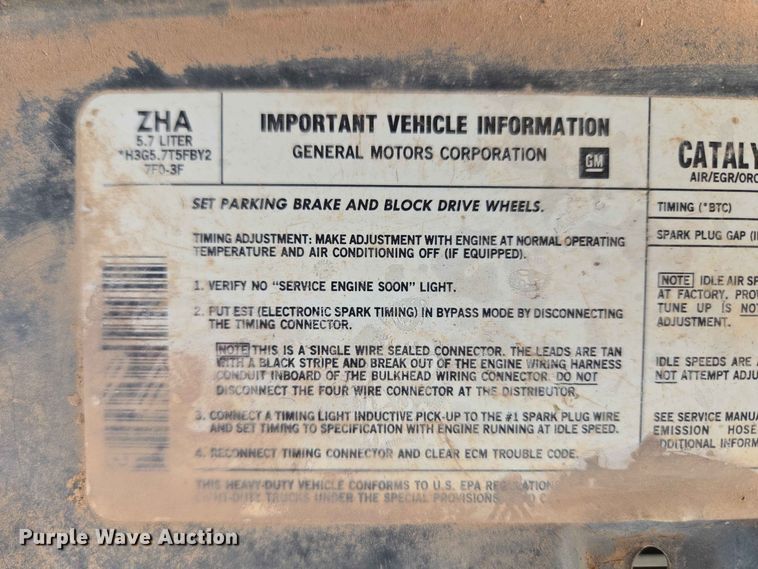 image for item EW8587 1987 Chevrolet Custom 20 bale bed pickup truck
