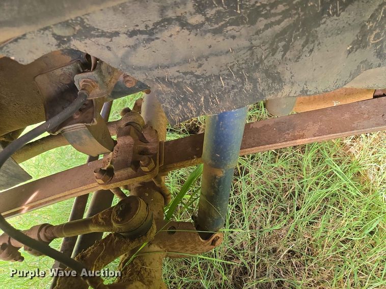 image for item EW8587 1987 Chevrolet Custom 20 bale bed pickup truck