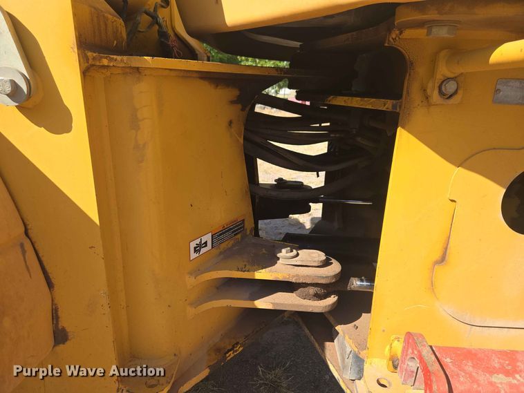 image for item EW8597 2001 John Deere 444H wheel loader