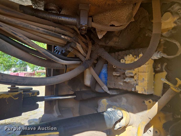 image for item EW8597 2001 John Deere 444H wheel loader