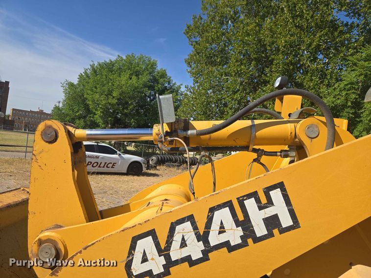image for item EW8597 2001 John Deere 444H wheel loader