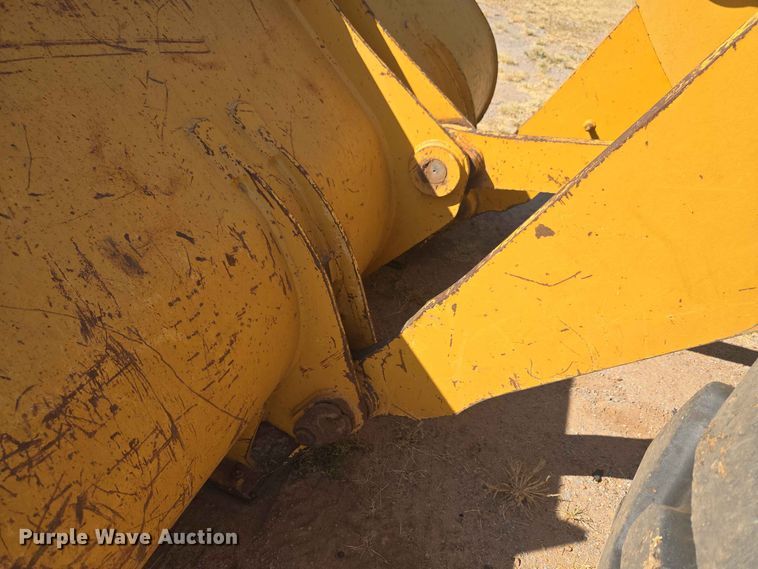 image for item EW8597 2001 John Deere 444H wheel loader