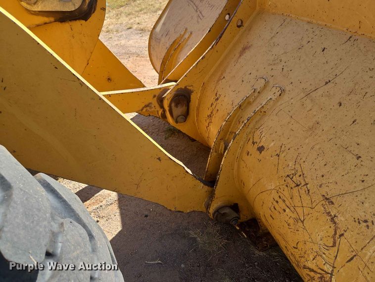 image for item EW8597 2001 John Deere 444H wheel loader