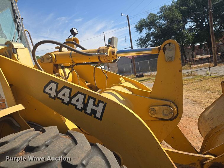 image for item EW8597 2001 John Deere 444H wheel loader