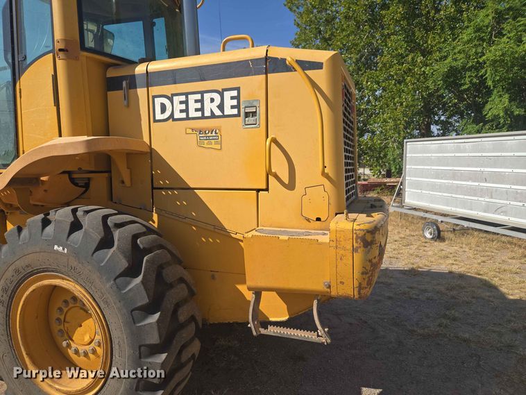 image for item EW8597 2001 John Deere 444H wheel loader