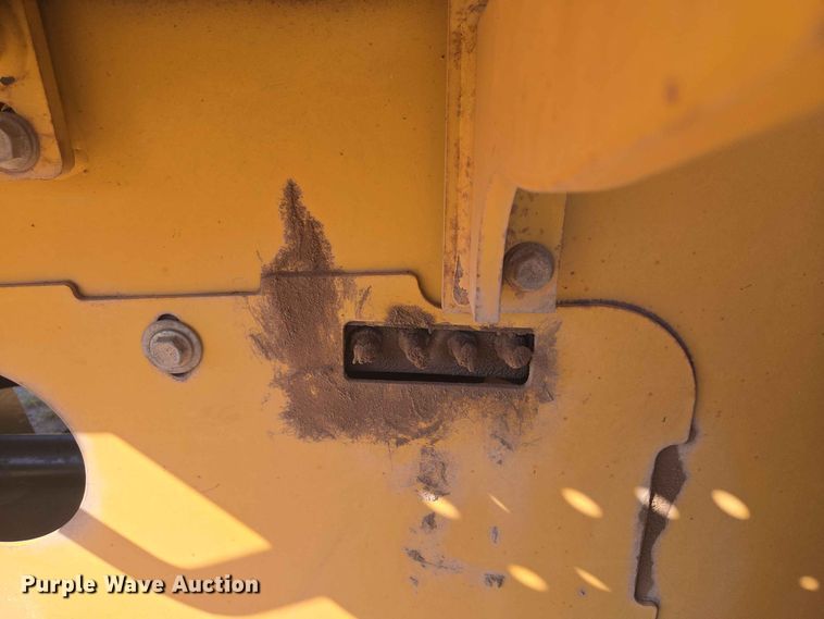 image for item EW8597 2001 John Deere 444H wheel loader
