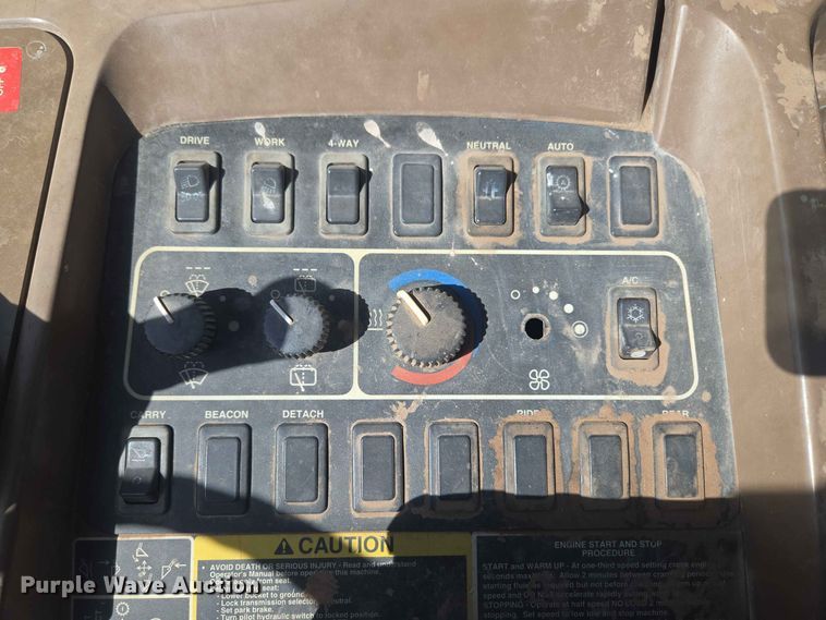 image for item EW8597 2001 John Deere 444H wheel loader
