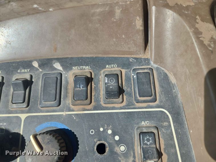 image for item EW8597 2001 John Deere 444H wheel loader