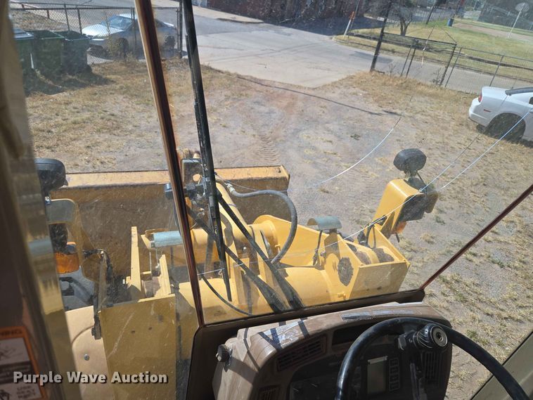 image for item EW8597 2001 John Deere 444H wheel loader
