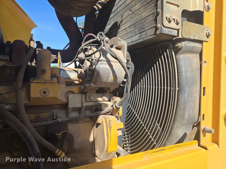 image for item EW8597 2001 John Deere 444H wheel loader