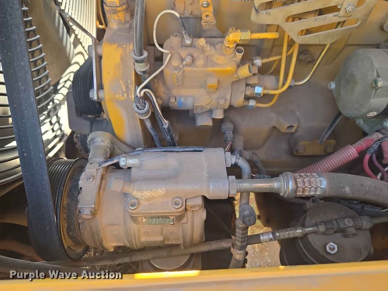 image for item EW8597 2001 John Deere 444H wheel loader