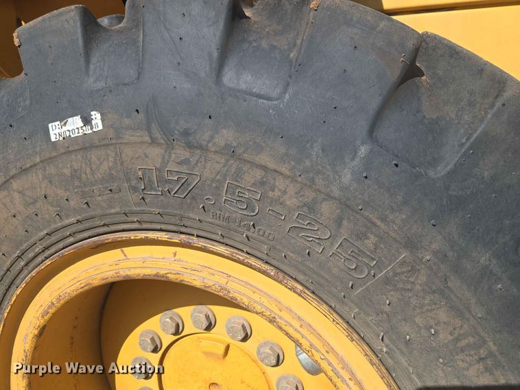 image for item EW8597 2001 John Deere 444H wheel loader
