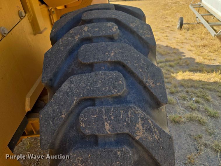 image for item EW8597 2001 John Deere 444H wheel loader
