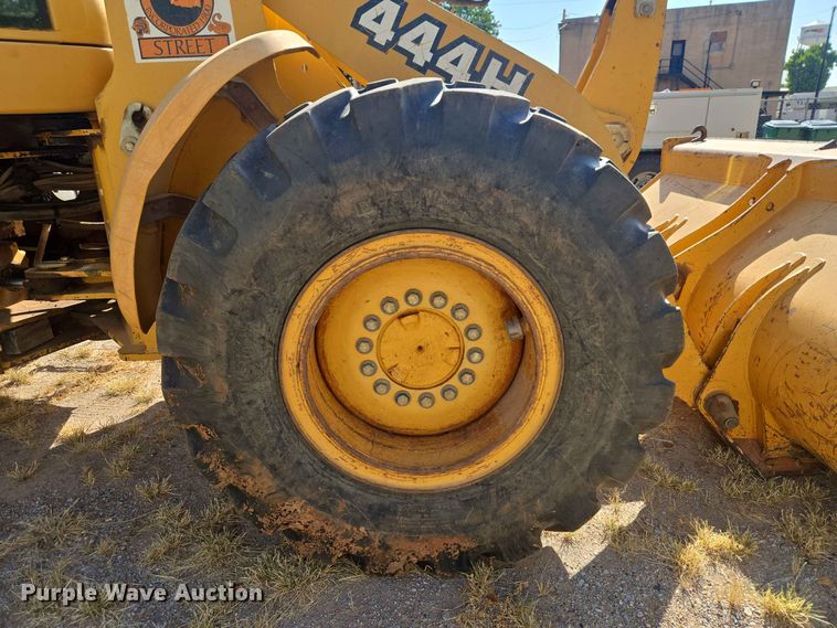image for item EW8597 2001 John Deere 444H wheel loader