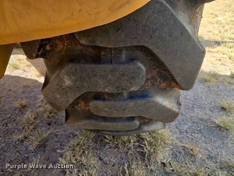 image for item EW8597 2001 John Deere 444H wheel loader