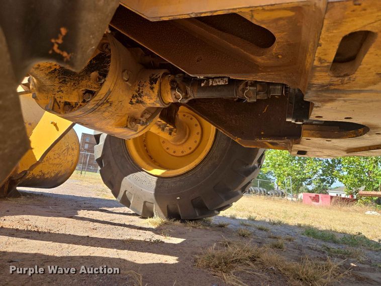 image for item EW8597 2001 John Deere 444H wheel loader