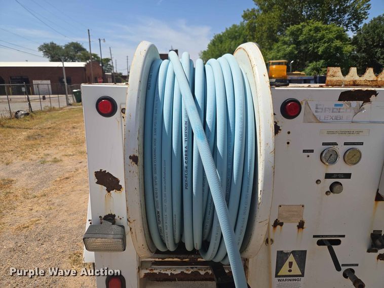 image for item EW8599 SRECO FLEXIBLE HV1800TR/L/P/D vacuum excavator
