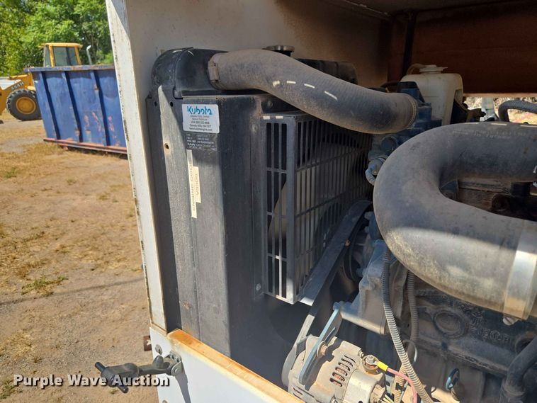 image for item EW8599 SRECO FLEXIBLE HV1800TR/L/P/D vacuum excavator