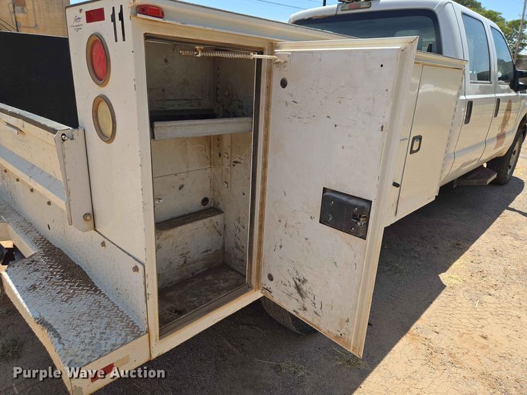 image for item EW8602 2015 Ford F250 Super Duty Crew Cab pickup truck